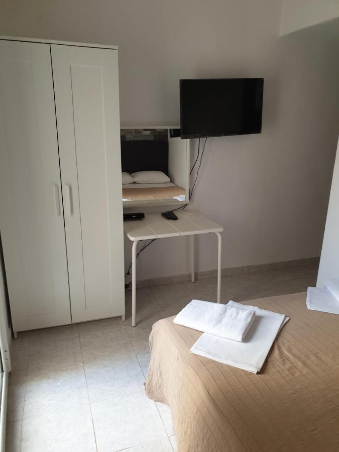Sunset_Apartments Only 15 Meters From The Sea Neos Marmaras Esterno foto