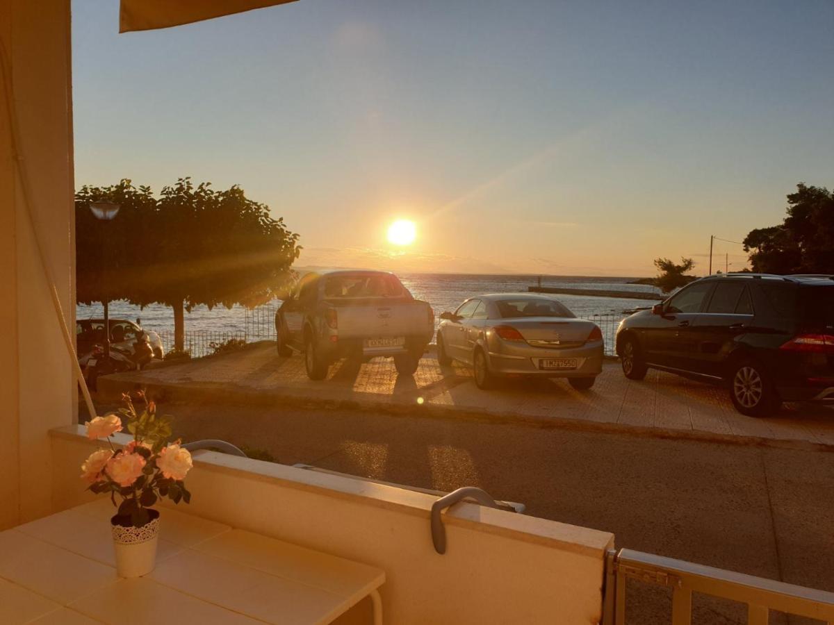 Sunset_Apartments Only 15 Meters From The Sea Neos Marmaras Esterno foto