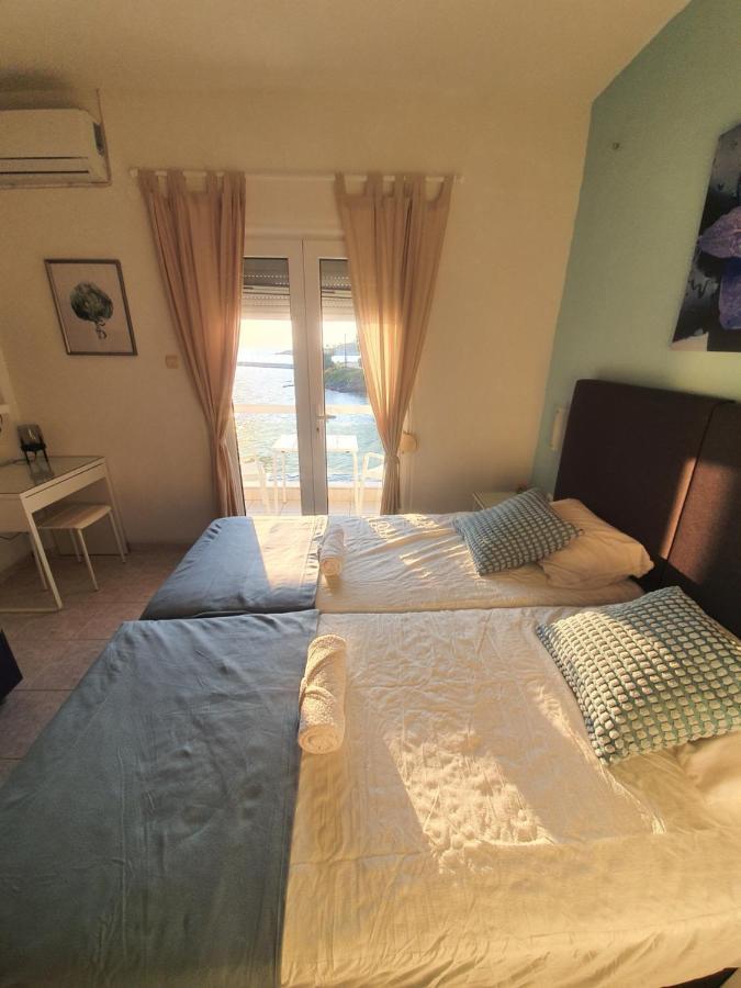 Sunset_Apartments Only 15 Meters From The Sea Neos Marmaras Esterno foto
