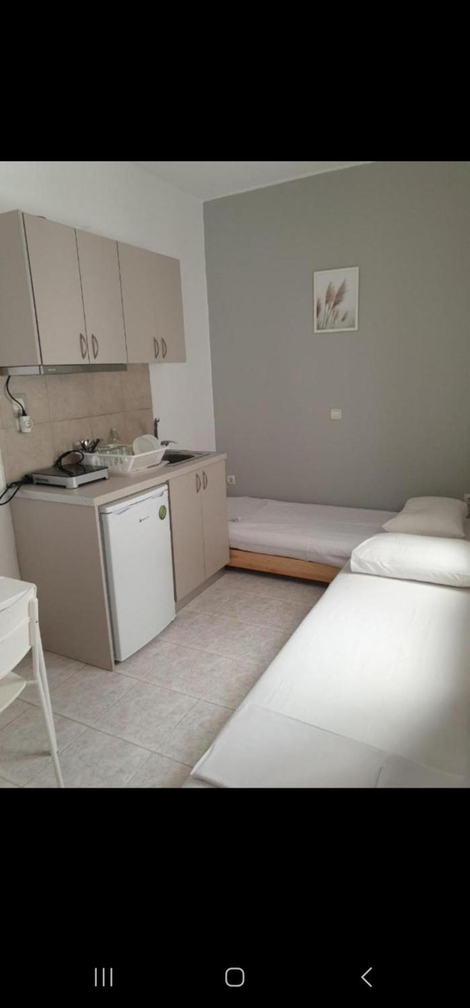 Sunset_Apartments Only 15 Meters From The Sea Neos Marmaras Esterno foto